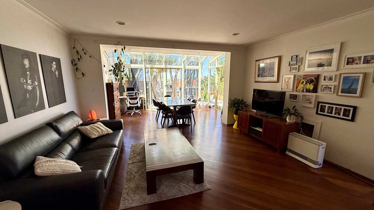 Whole property with 2 rooms for rent
