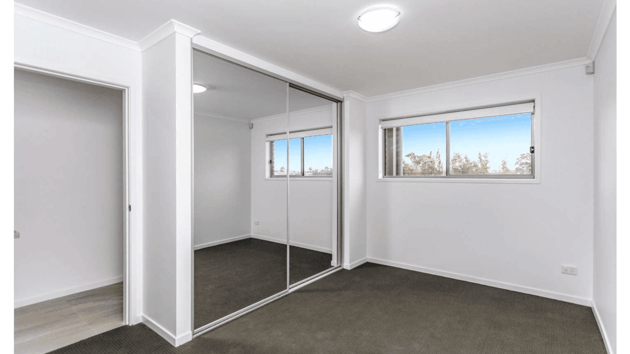 Unfurnished room in a flatshare