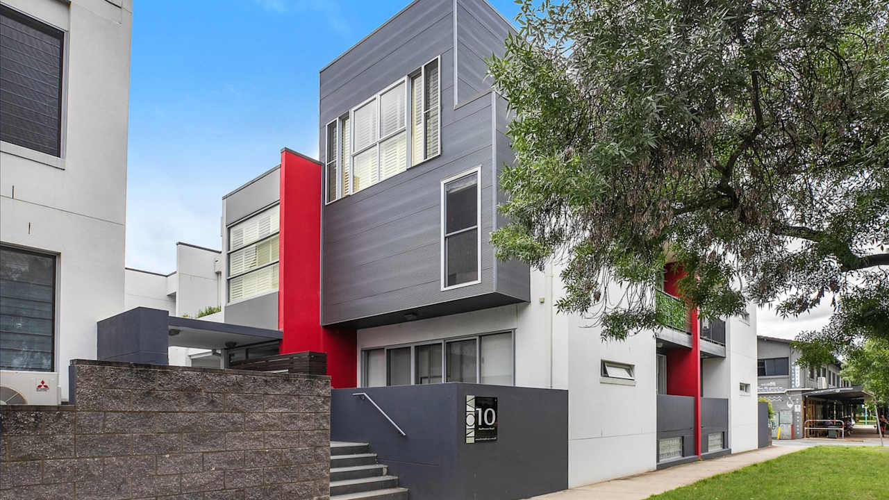 Whole property with 2 rooms for rent