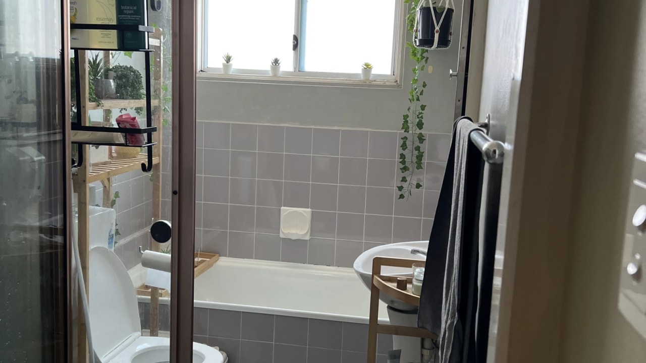 Furnished room in a flatshare