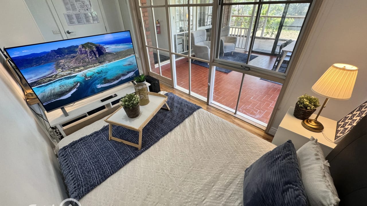 Furnished room in a share house