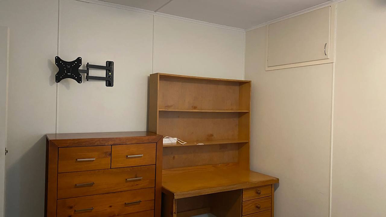 Room in a share house