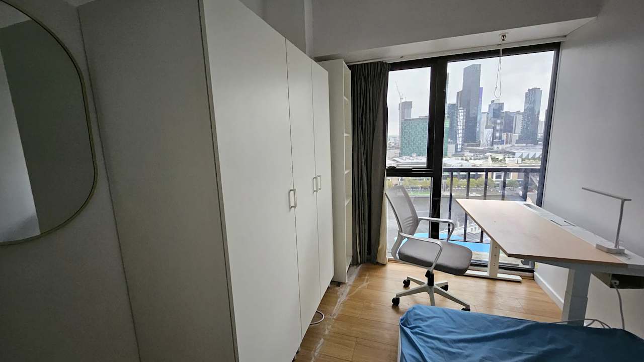 Furnished room in a flatshare