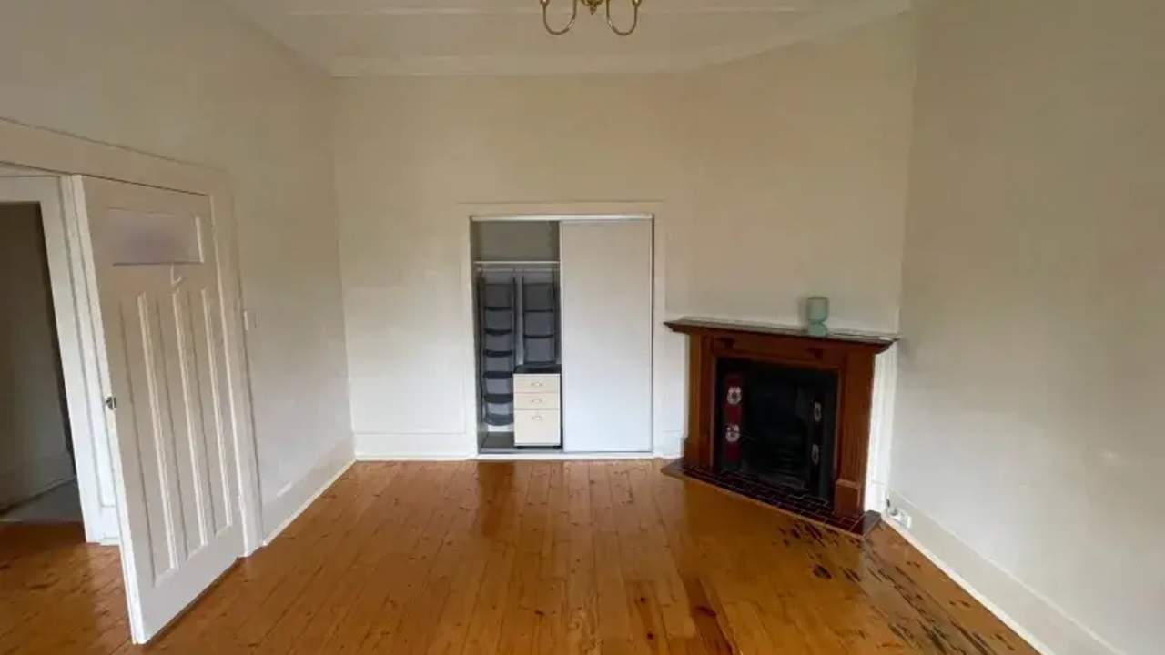 Room in a share house