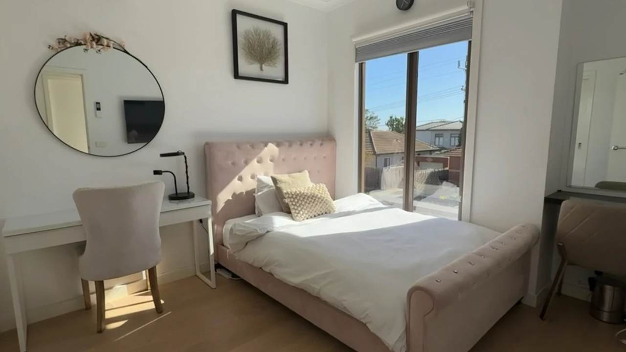Furnished room in a share house