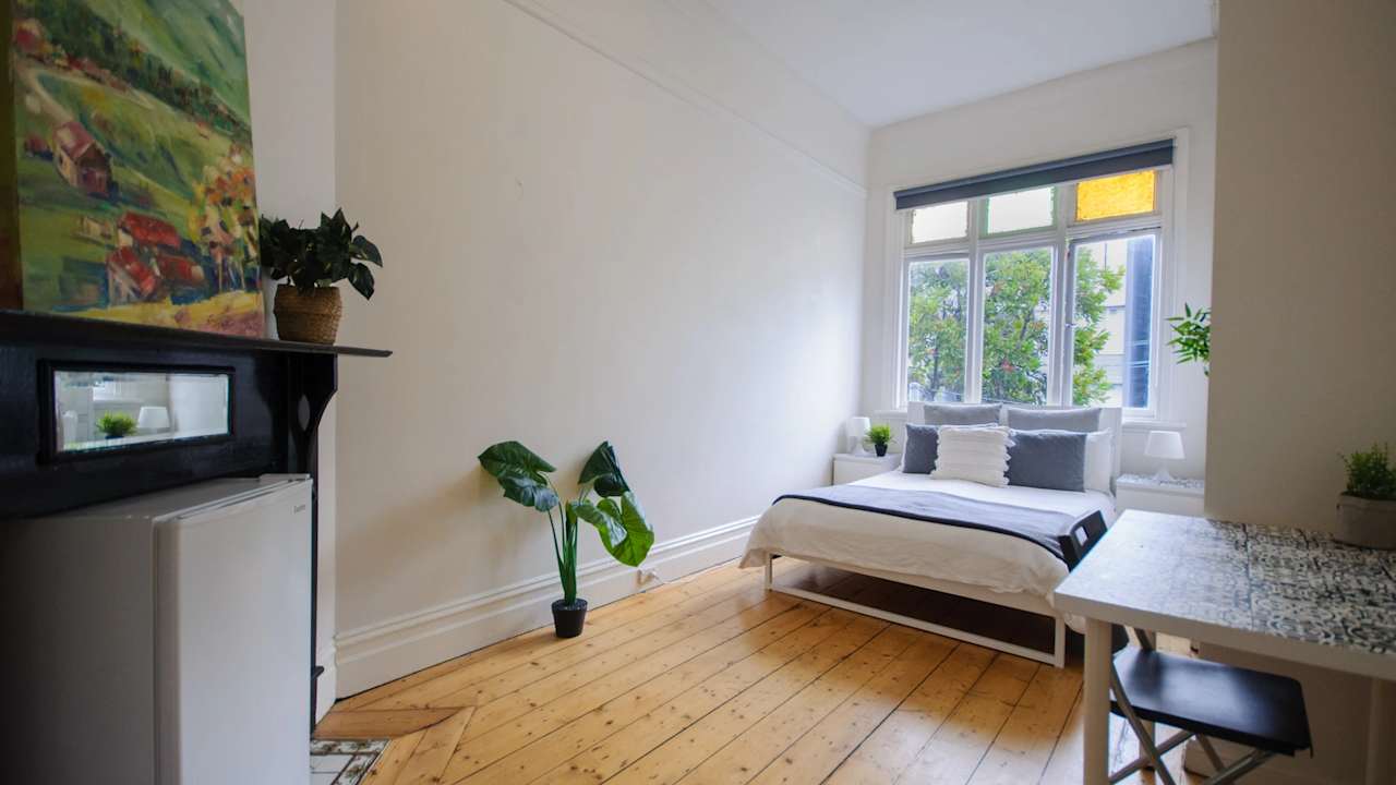 Furnished room in a share house