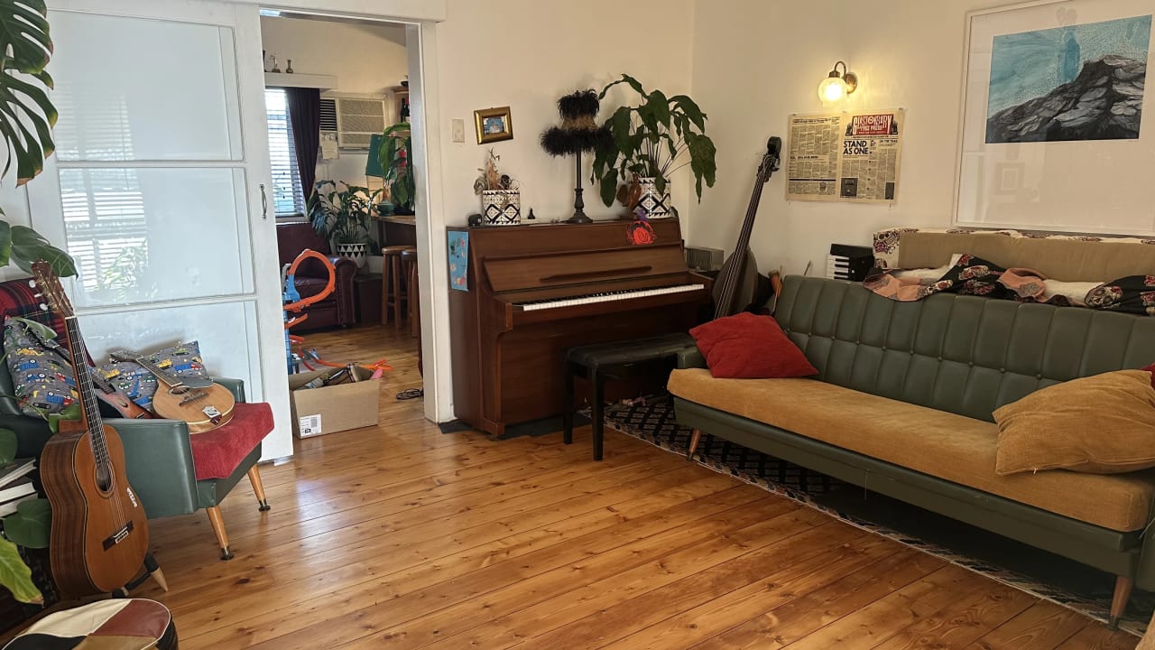 Whole property with 3 rooms for rent