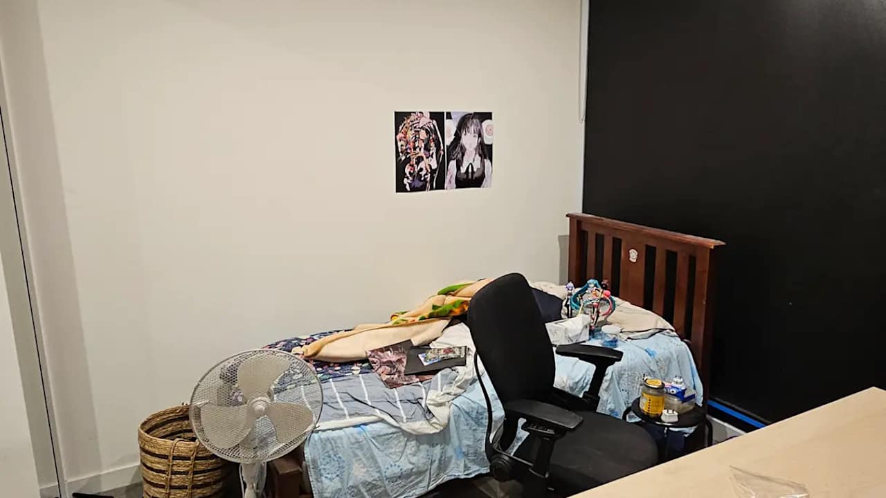 Unfurnished room with own bathroom