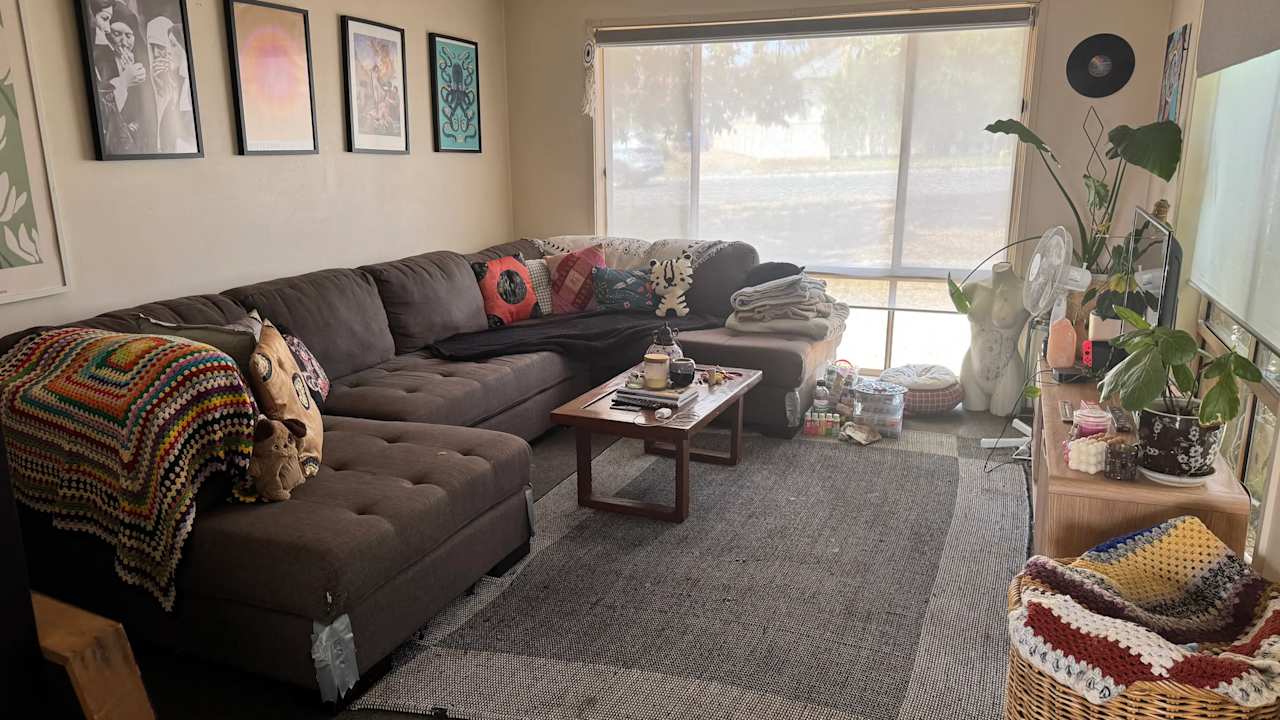 Room in a share house