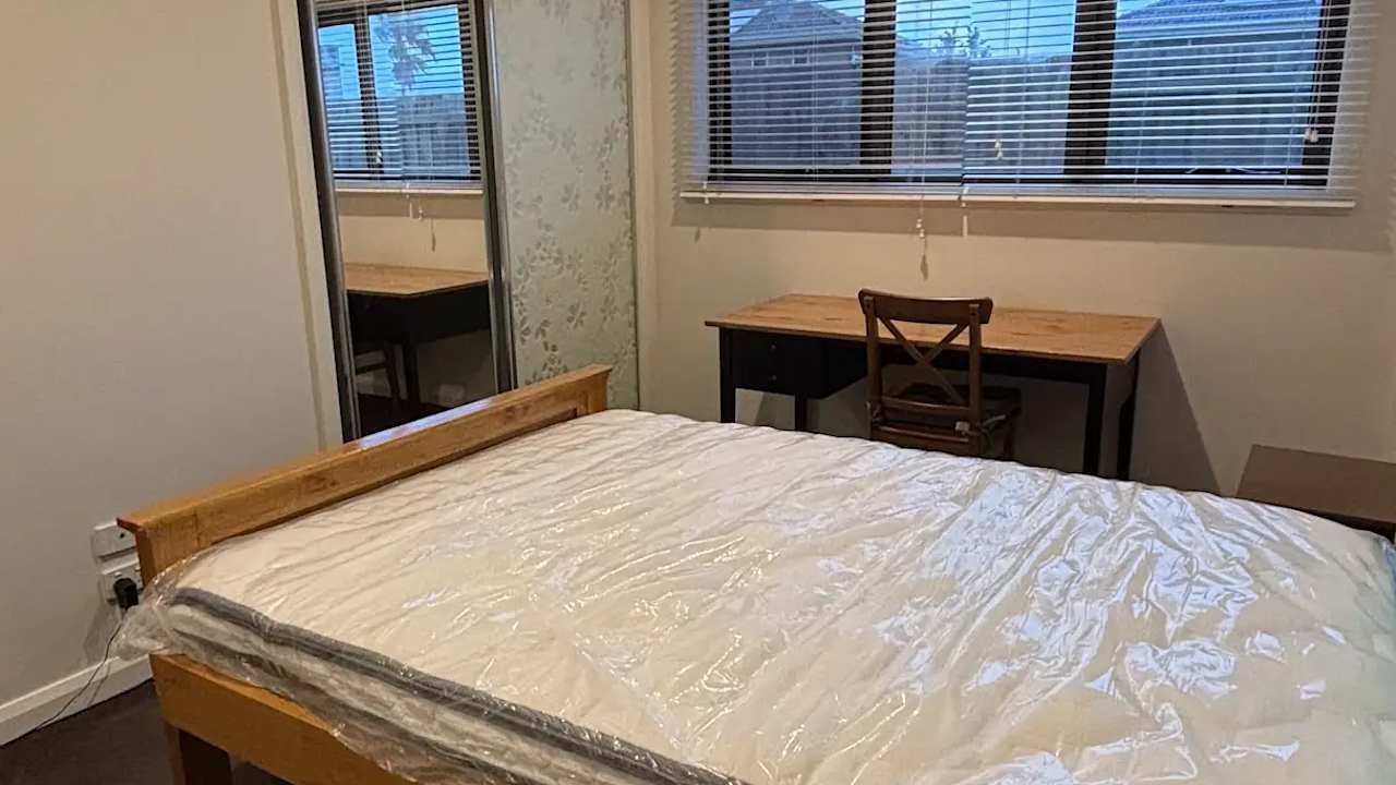 Furnished room with ensuite in a flatshare