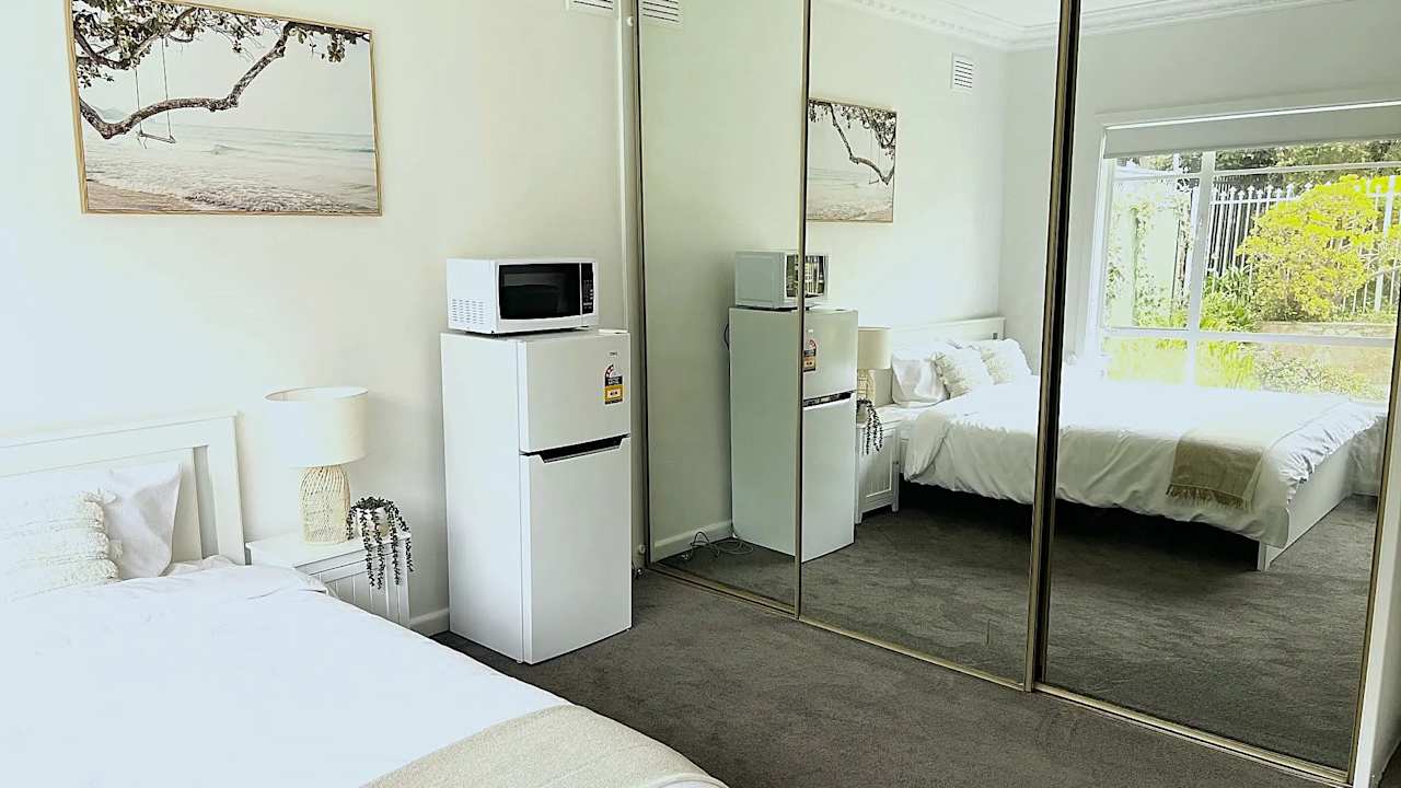Furnished room in a share house