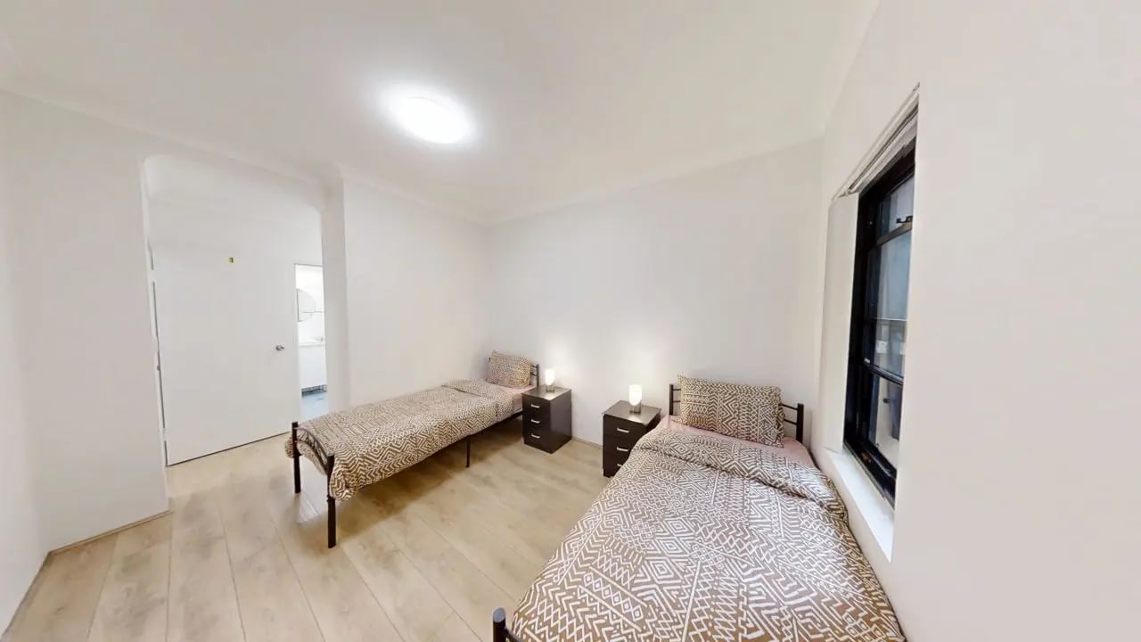 Furnished room with ensuite in a flatshare