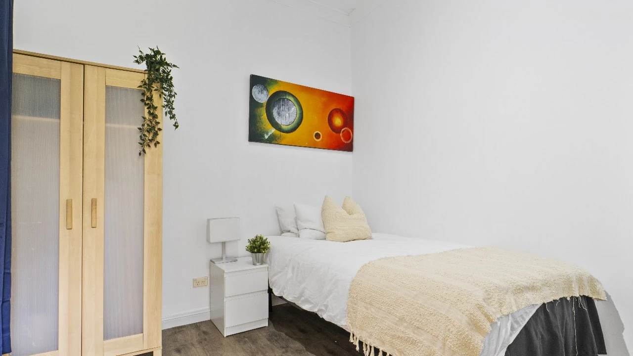 Furnished room in a share house