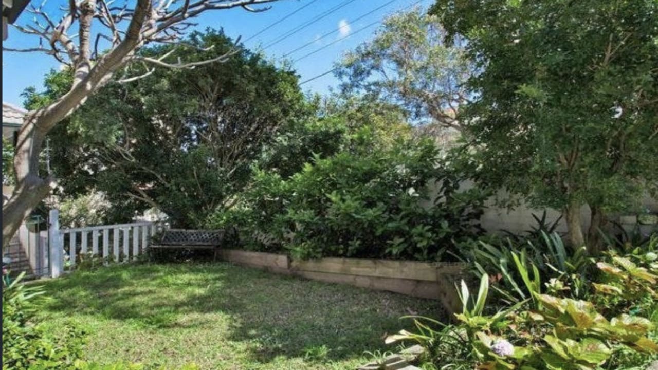 Whole property with 2 rooms for rent
