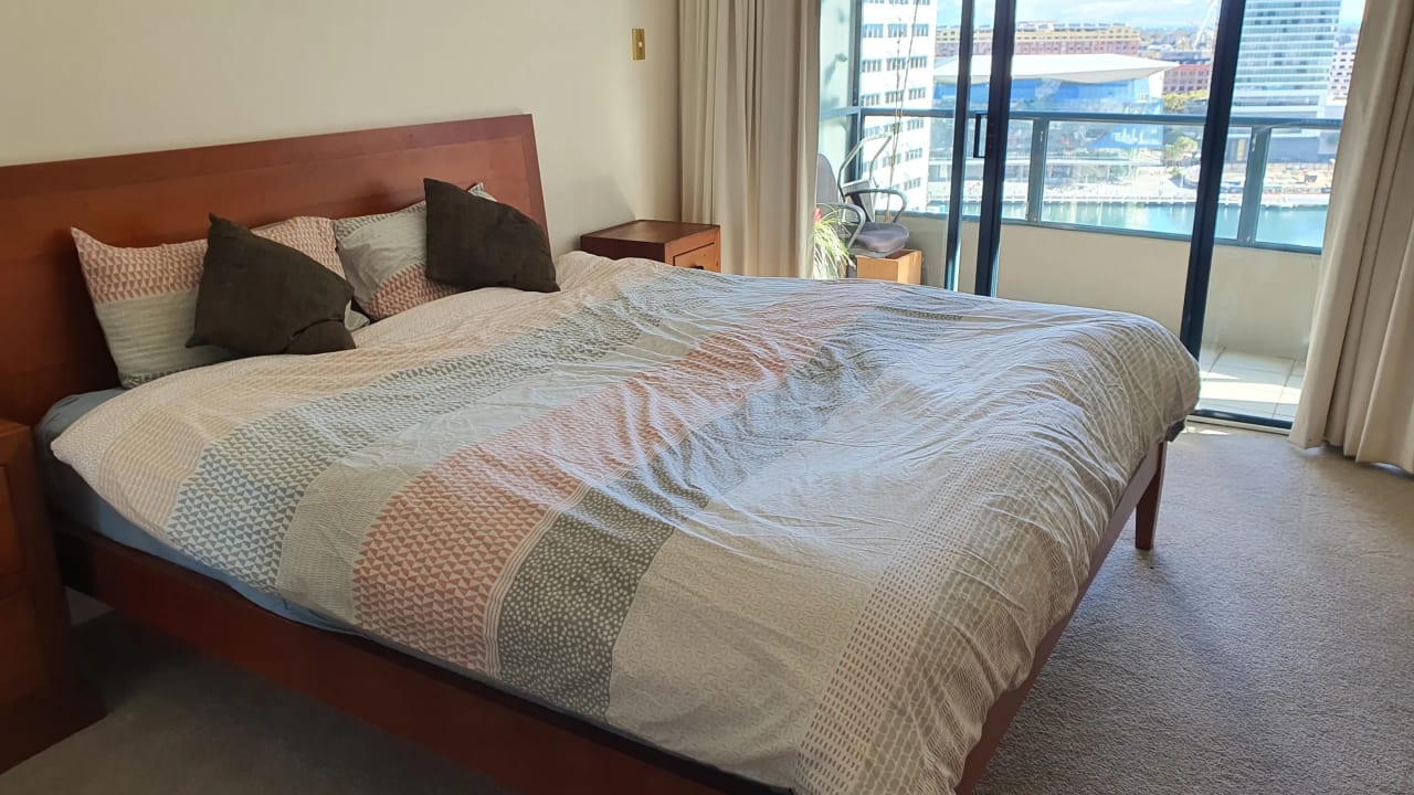 Furnished room with ensuite in a flatshare