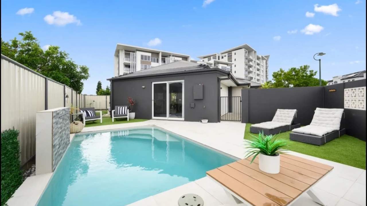 Furnished room in a share house