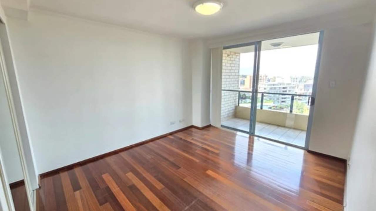 Furnished room with ensuite in a flatshare