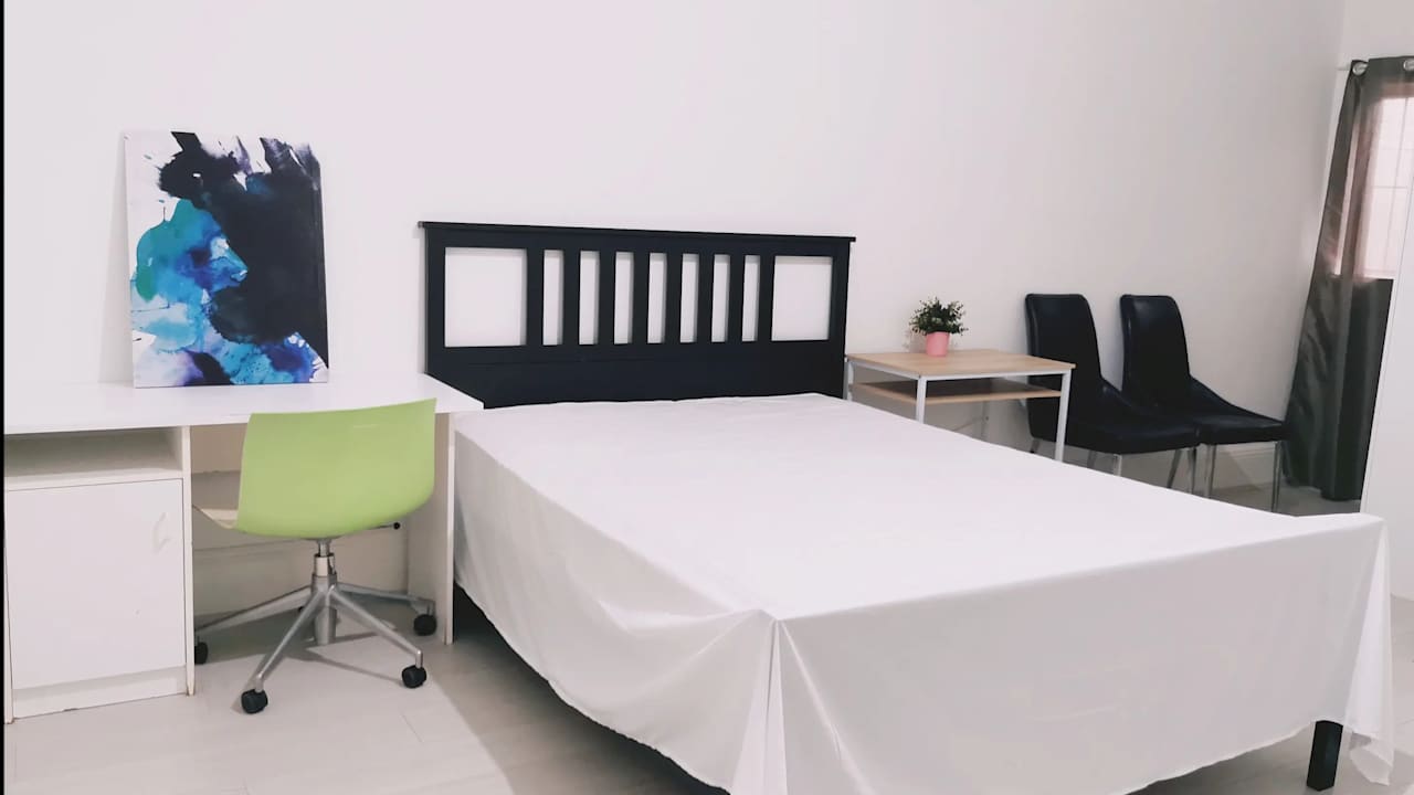 Furnished room in a share house