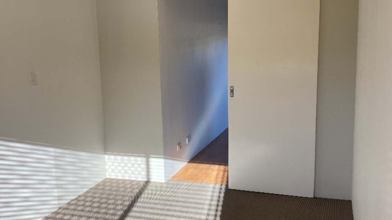 Unfurnished room in a flatshare