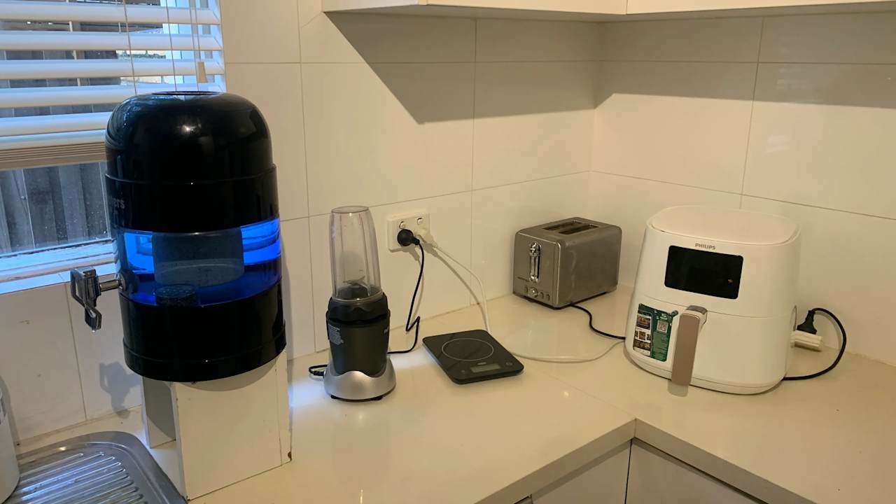 Furnished room in a flatshare