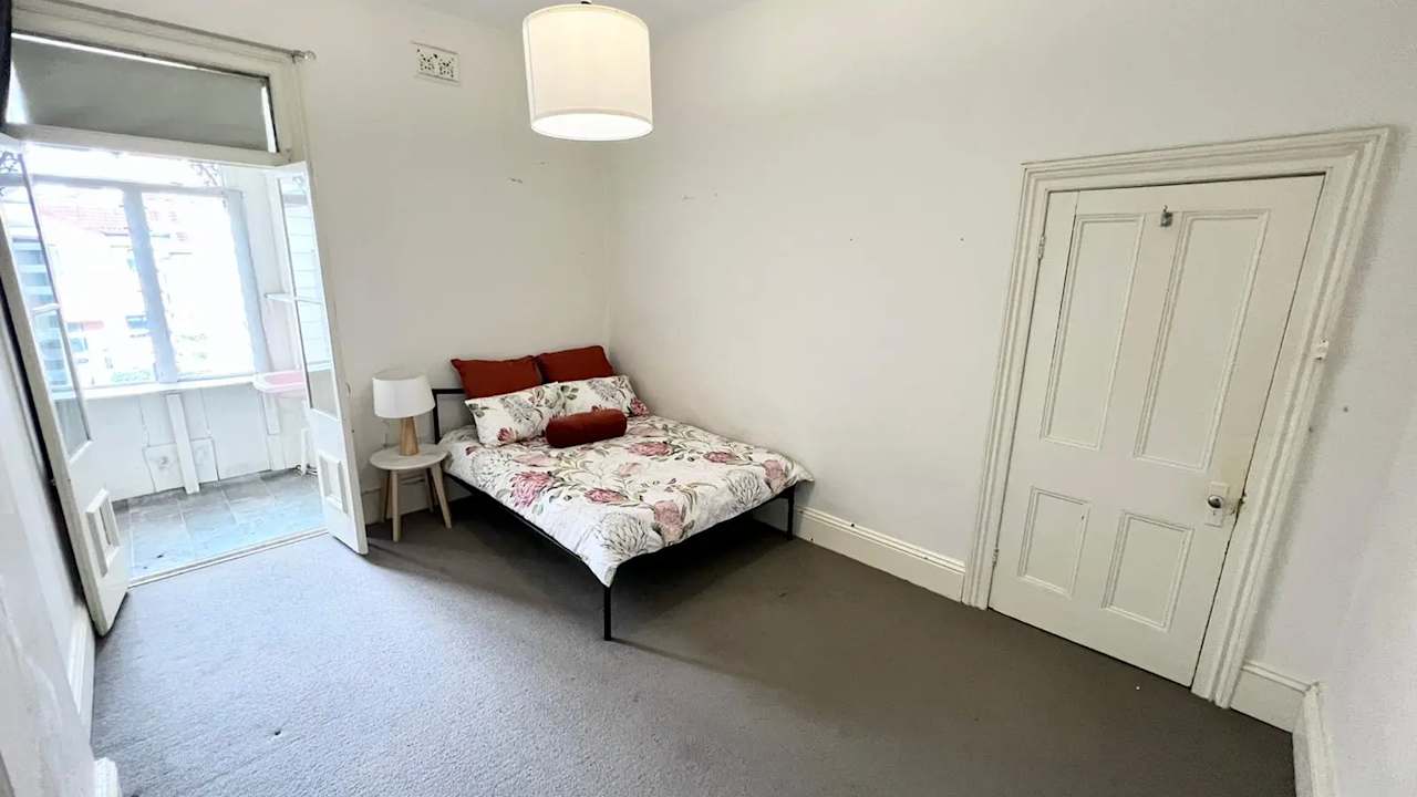 Room in a share house