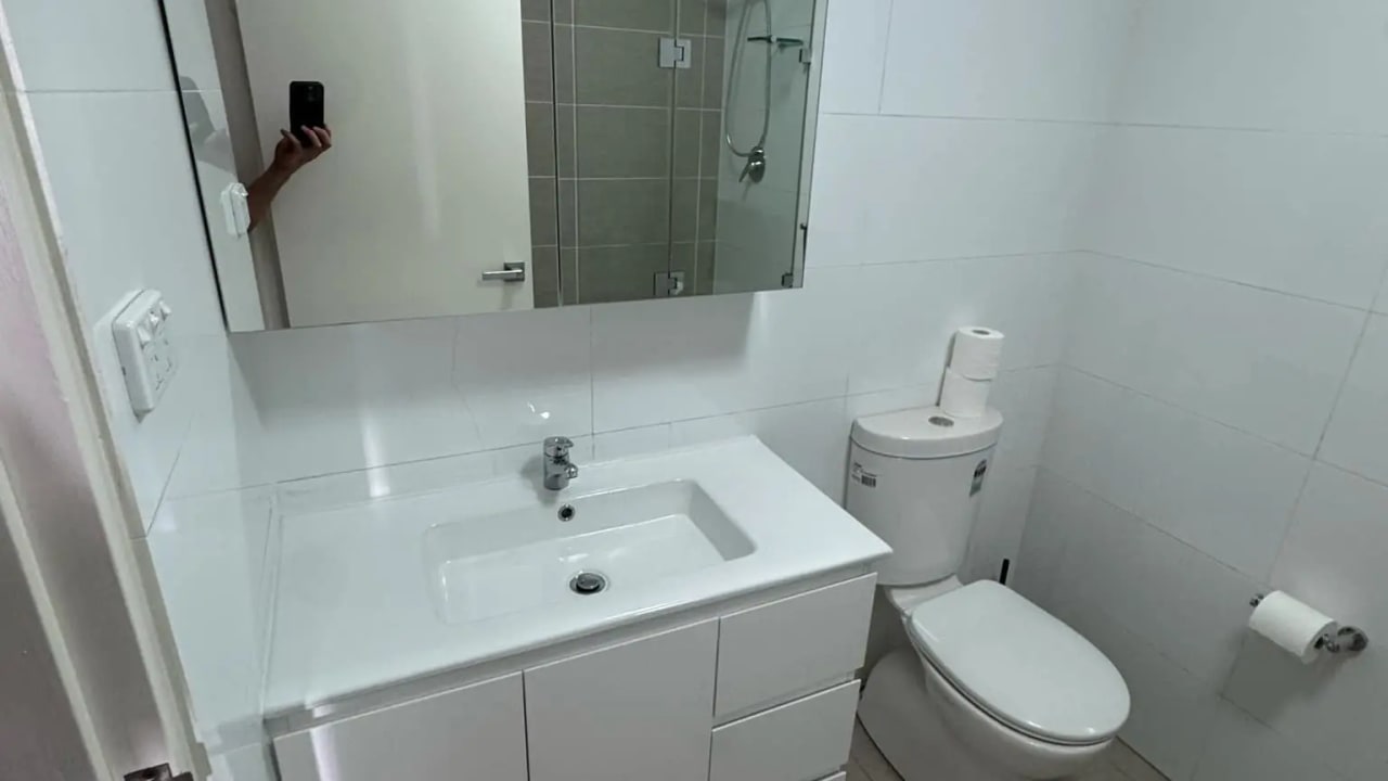 Unfurnished room with own bathroom