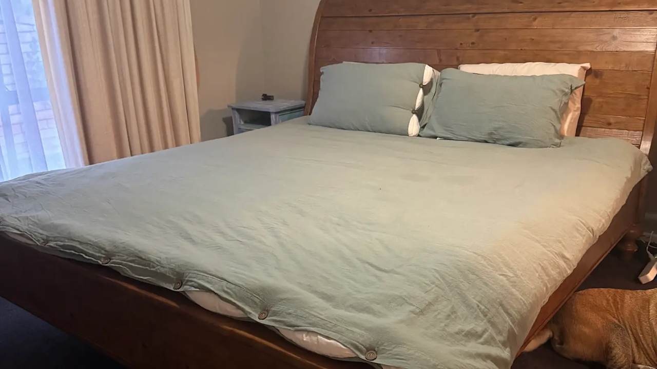 Room in a share house