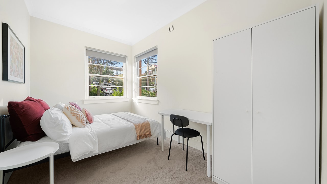 Room in a share house