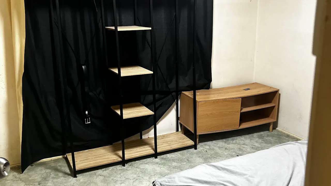 Room in a share house