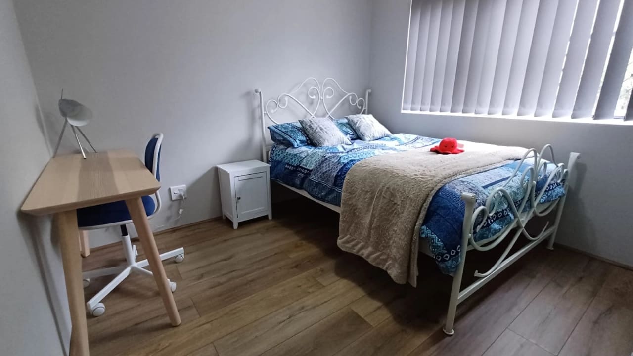 Furnished room in a flatshare