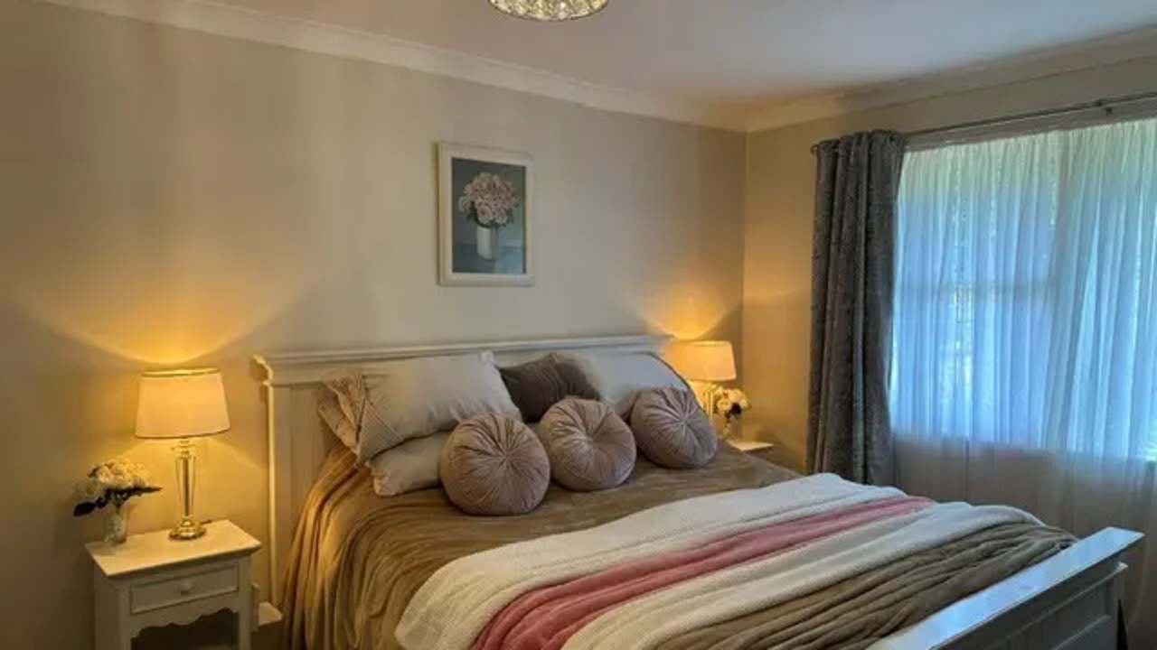 Furnished room with own bathroom