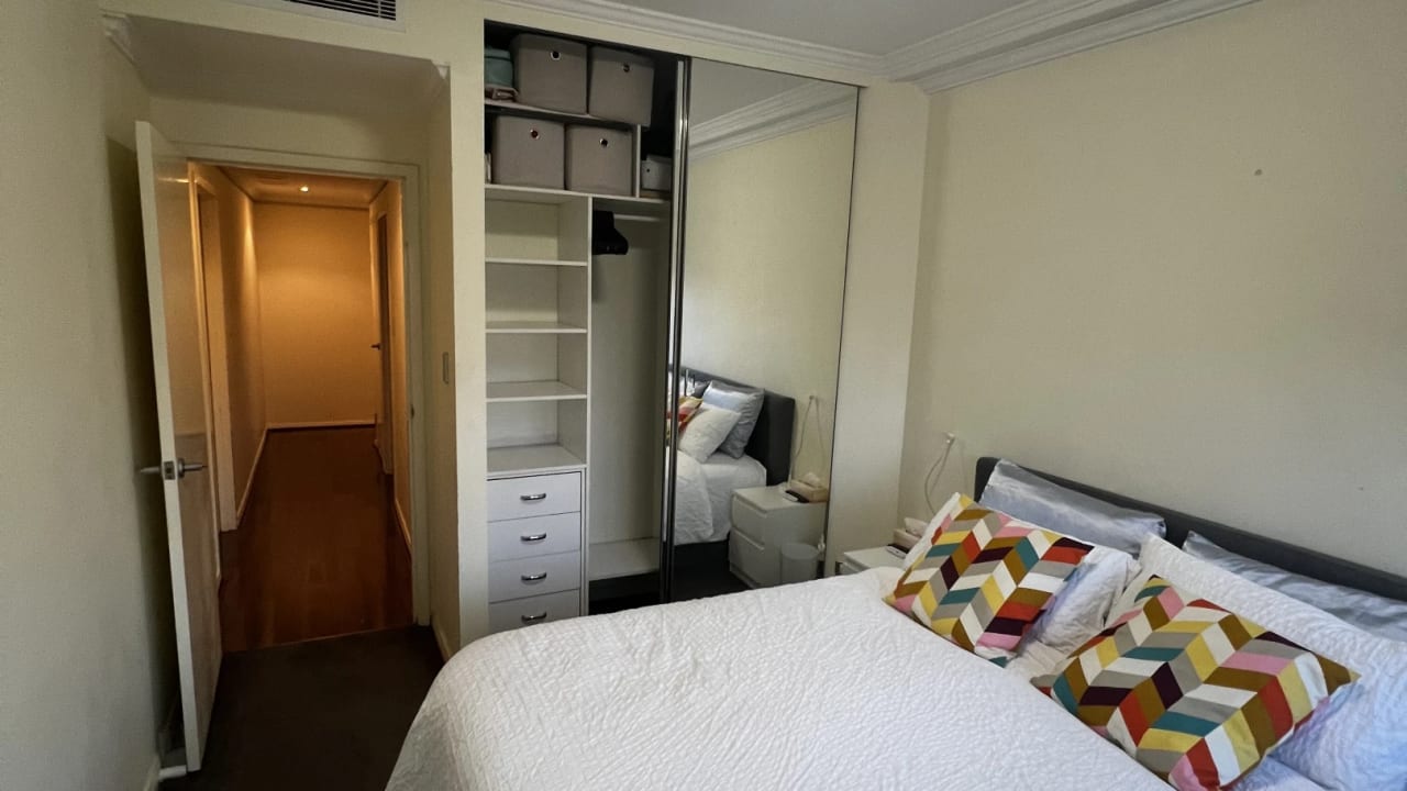 Furnished room in a flatshare
