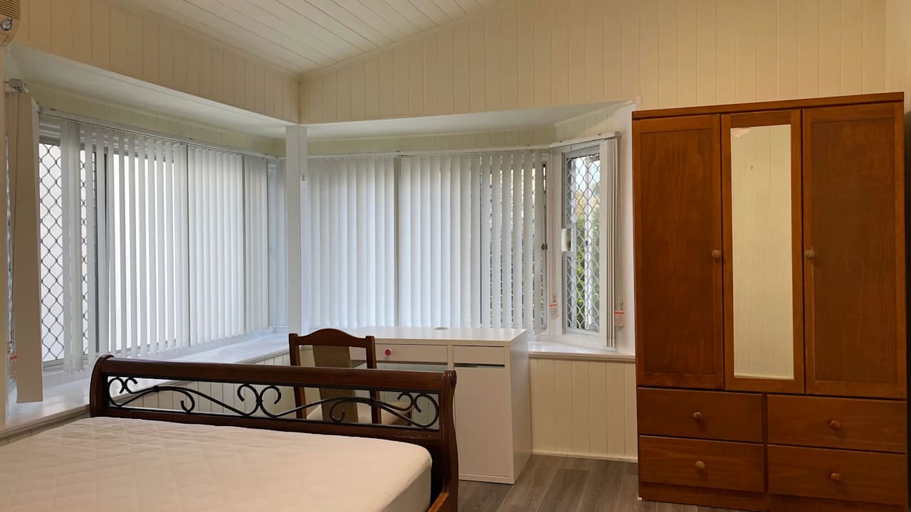 Whole property with 5 rooms for rent