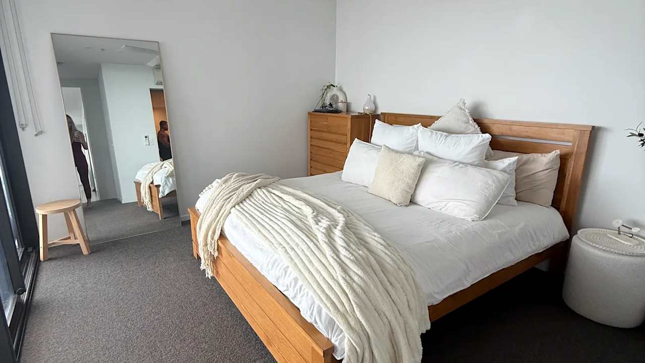 Unfurnished room with ensuite in a flatshare