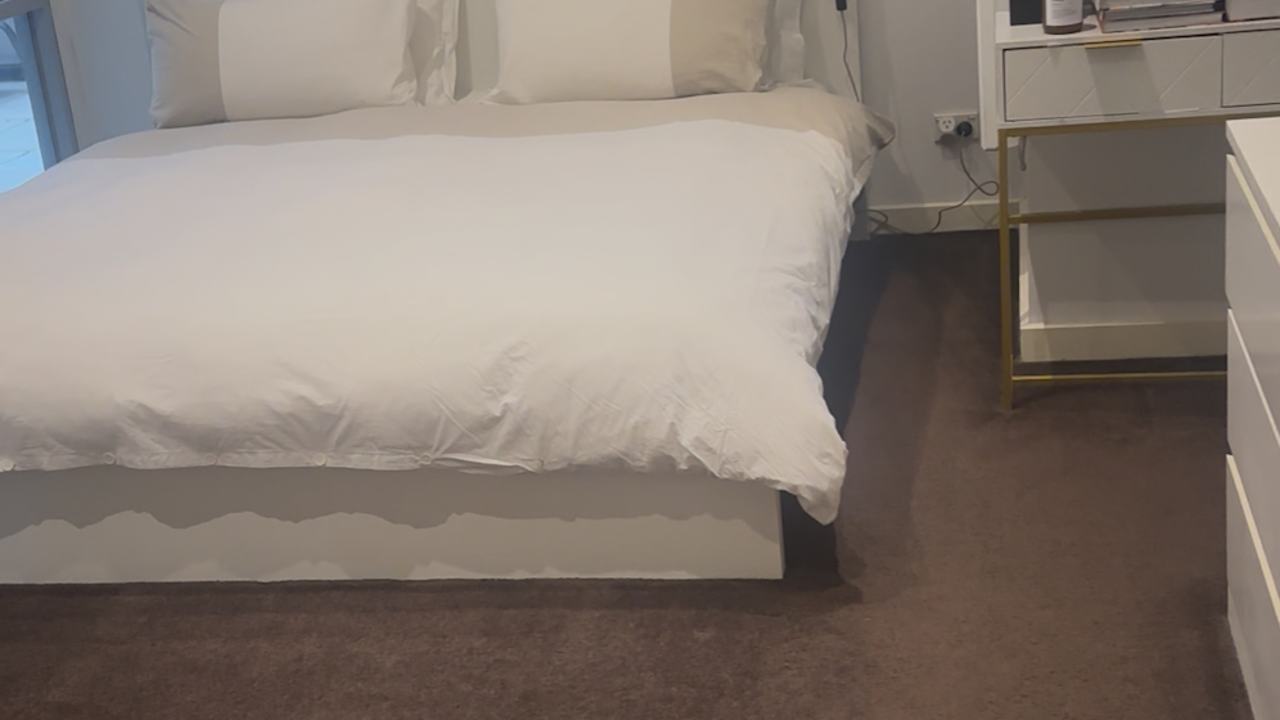 Furnished room with ensuite in a flatshare