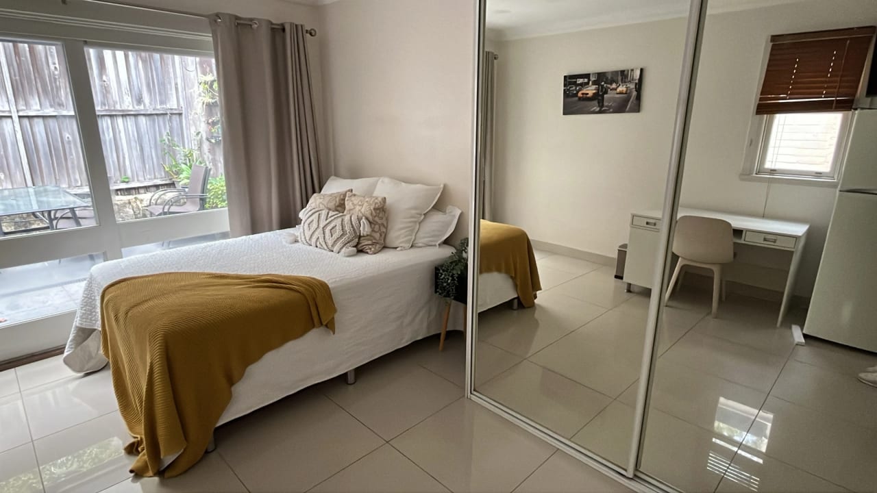 Furnished room in a share house