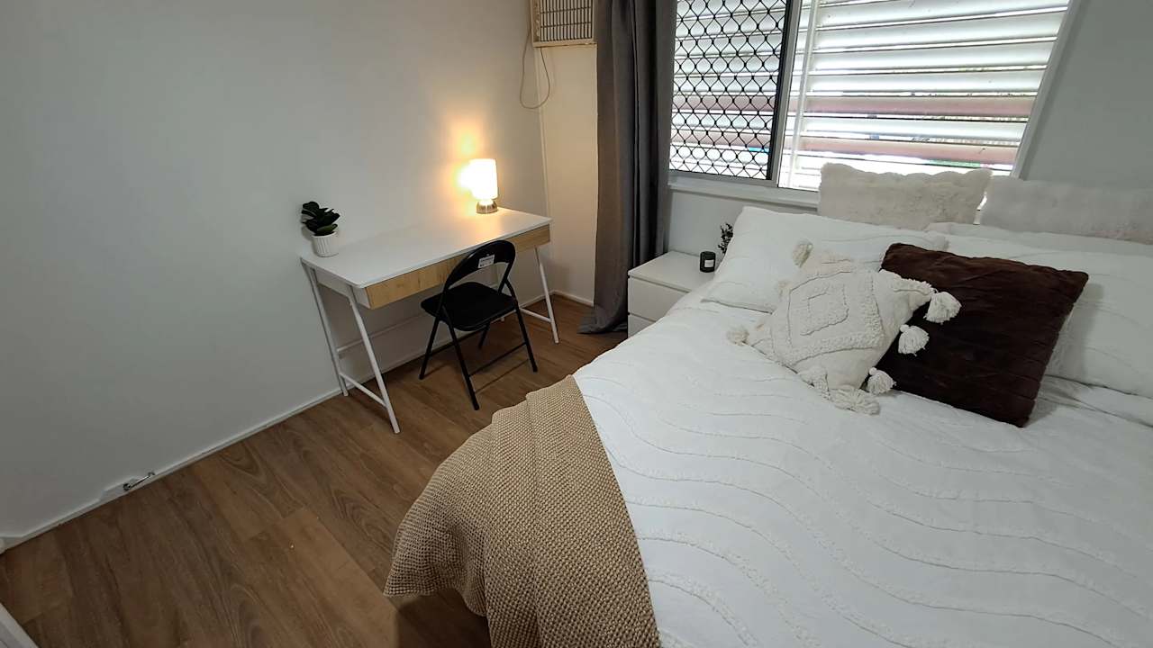 Furnished room in a share house