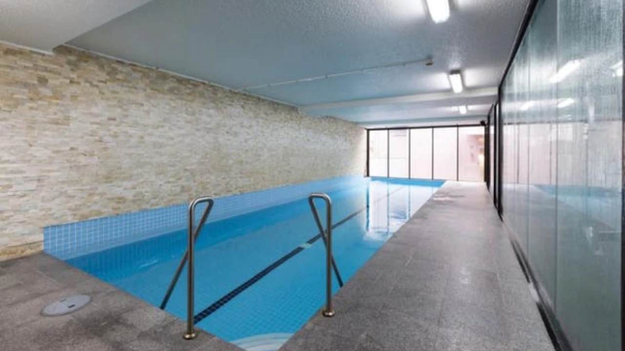 Unfurnished room in a flatshare