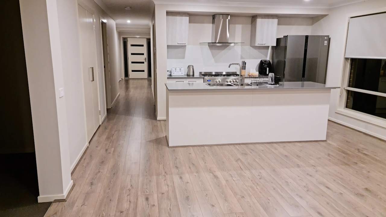 Unfurnished room in a share house