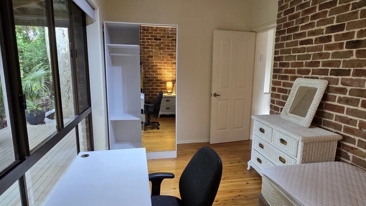 Furnished room in a share house