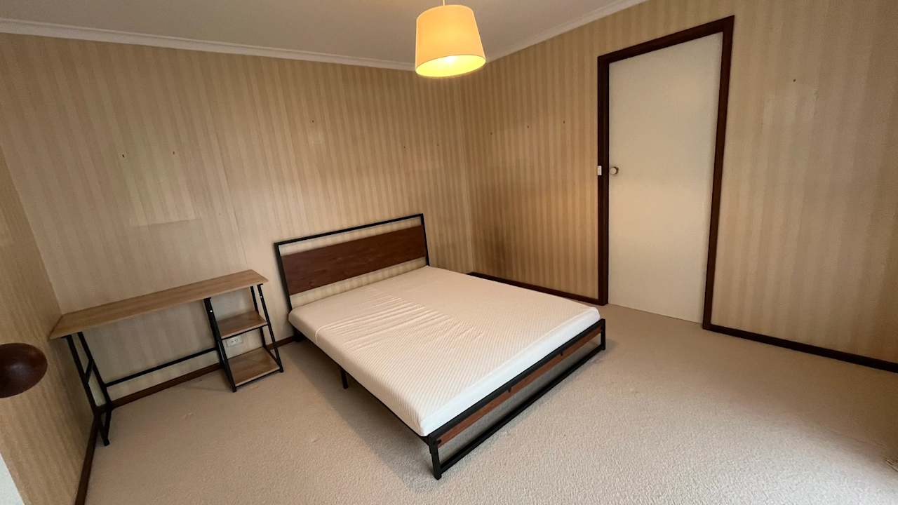 Room in a share house