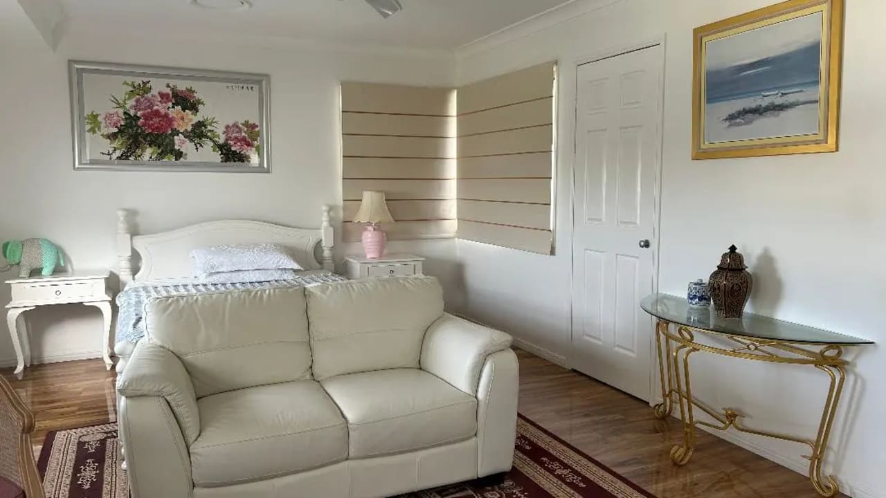 Furnished room with own bathroom