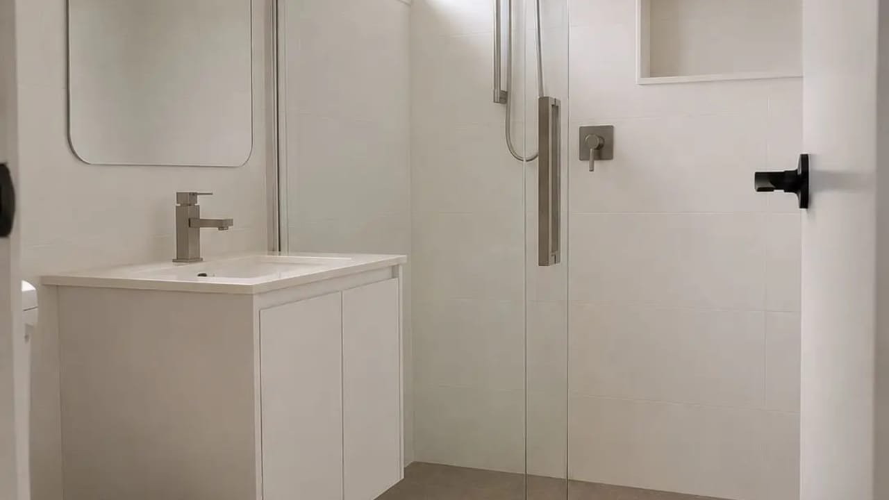 Furnished room in a share house