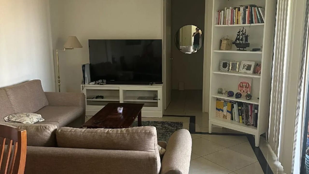 Furnished room in a flatshare