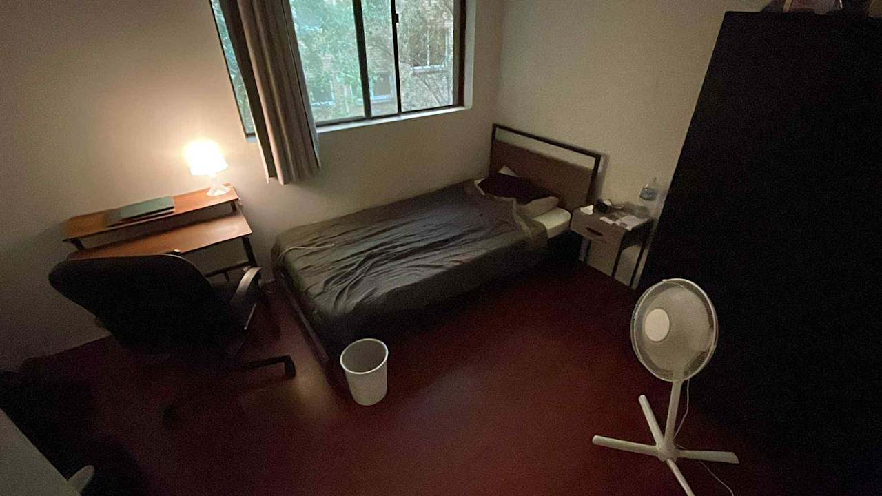Furnished room in a share house