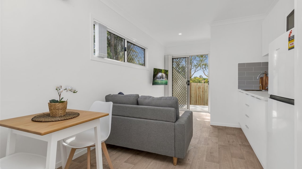 Furnished room studio flat for rent