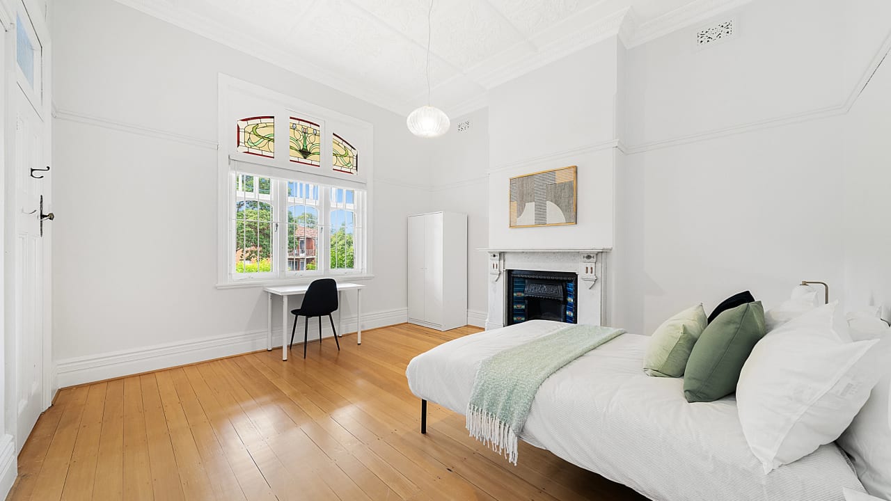 Room in a share house