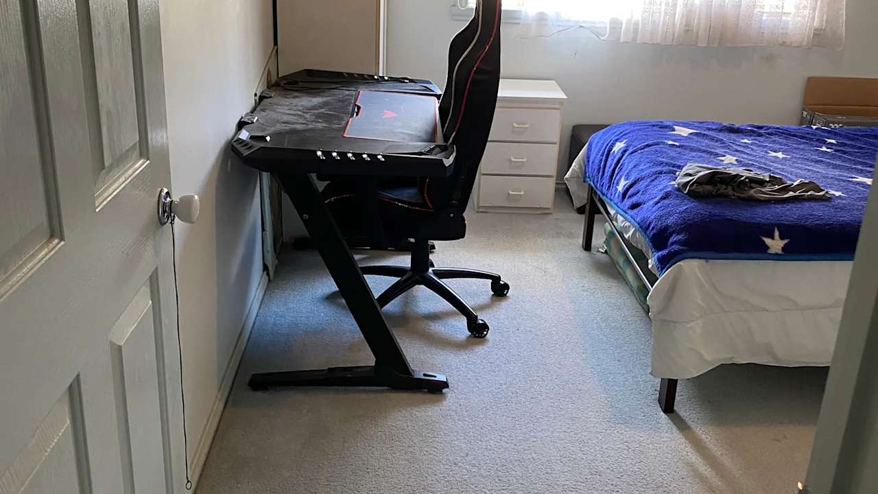 Room in a share house