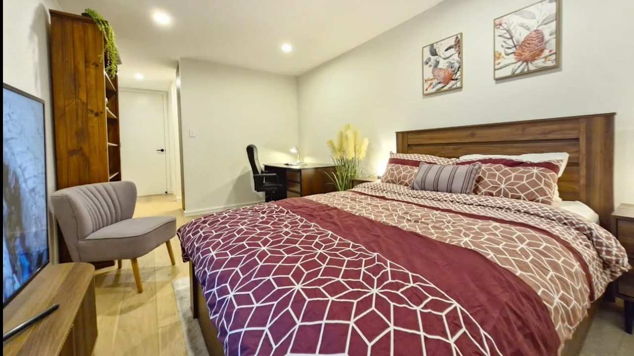 Room with ensuite in a share house