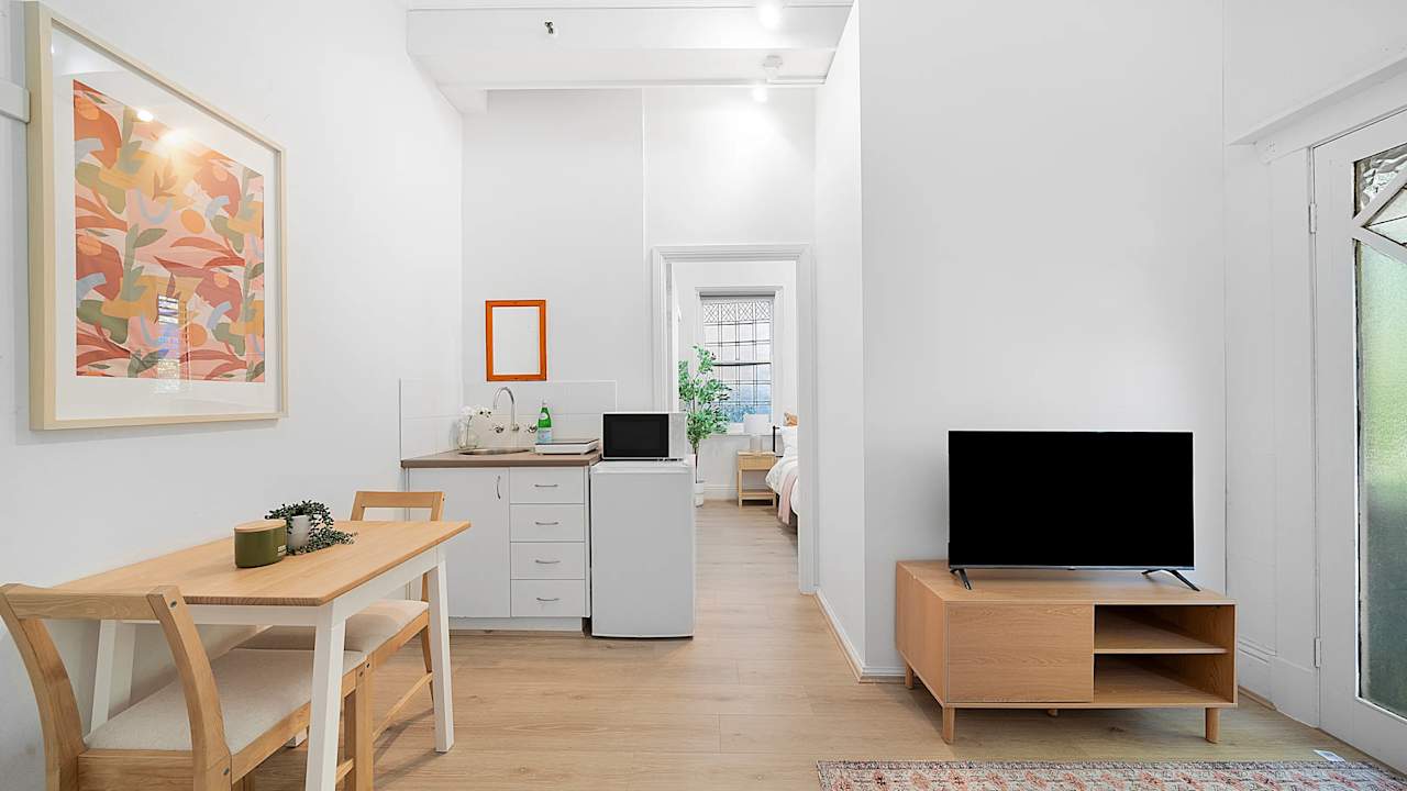 Room studio flat for rent